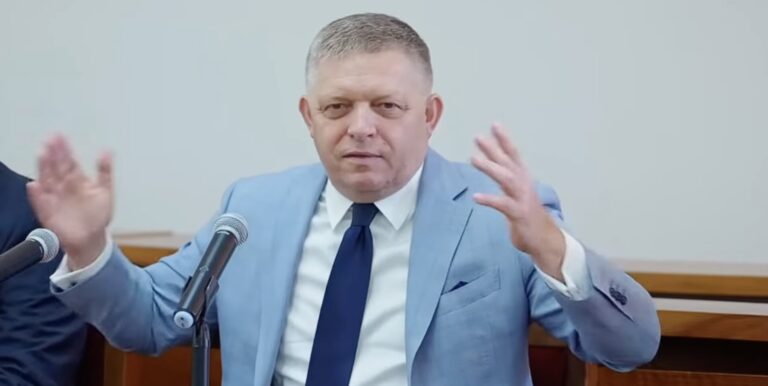VIDEO: „Keby som mohol, ostriekam ju vodou!“ Fico ostro zaútočil na novinárku STVR